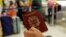 Las anulaciones de pasaportes se conocen en un contexto de represión y arrestos de manifestantes y dirigentes de la oposición.