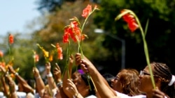 Damas de Blanco enfrentan otro domingo de detenciones Damas de Blanco enfrentan otro domingo de detenciones