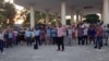 Religiosos rezan por la sanación de Cuba en la plaza de la Virgen del Camino. (Foto: Facebook)