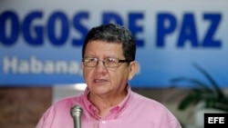 El comandante Jorge Torres Victoria, alias "Pablo Catatumbo", visto hoy, jueves 21 de enero del 2016, en el Palacio de Convenciones de La Habana (Cuba)