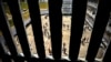 Vista del patio desde una celda en la prisión de máxima seguridad Combinado del Este, en La Habana, Cuba. (Adalberto Roque/AFP/Archivo)