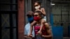 Habitantes de la capital deberán acogerse a severas medidas de control contra la propagación del coronavirus a partir de este martes. (AP Photo/Ramon Espinosa)