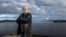 El dramaturgo noruego Jon Fosse posa para una fotografía cerca de Frekhaug, al norte de Bergen en Noruega, el 5 de octubre de 2023, después de que la Academia Sueca le concediera el Premio Nobel de Literatura 2023.