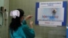 Una enfermera prepara una dosis de Soberana 02, vacuna cubana contra COVID-19, el 31 de marzo de 2021. (Jorge Luis Banos/Pool via REUTERS).
