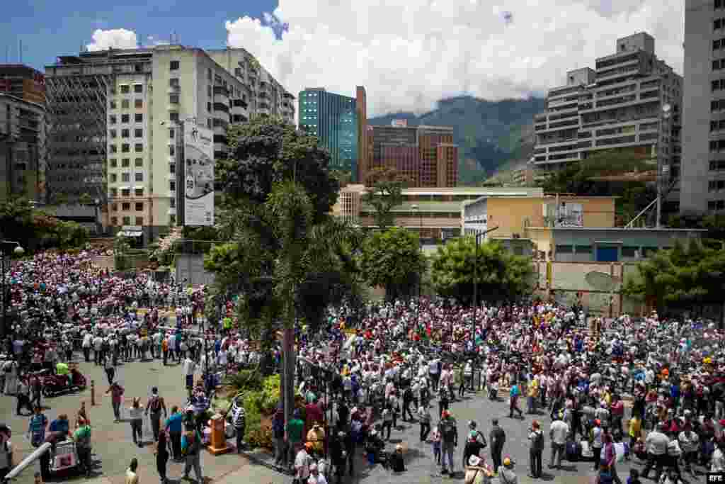 La "Toma de Caracas", marcha convocada hace semanas por la alianza de partidos Mesa de la Unidad Democrática (MUD) busca presionar al Poder Electoral por la agenda del referendo, que impulsa la oposición, para revocar al presidente venezolano Nicolás Maduro 